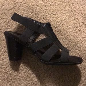 Confortable Black strappy sandalheel Aerosoles 7.5